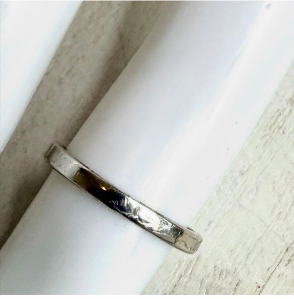 LIND Clear Rhinestone Solitaire Ring - Picture 4 of 9